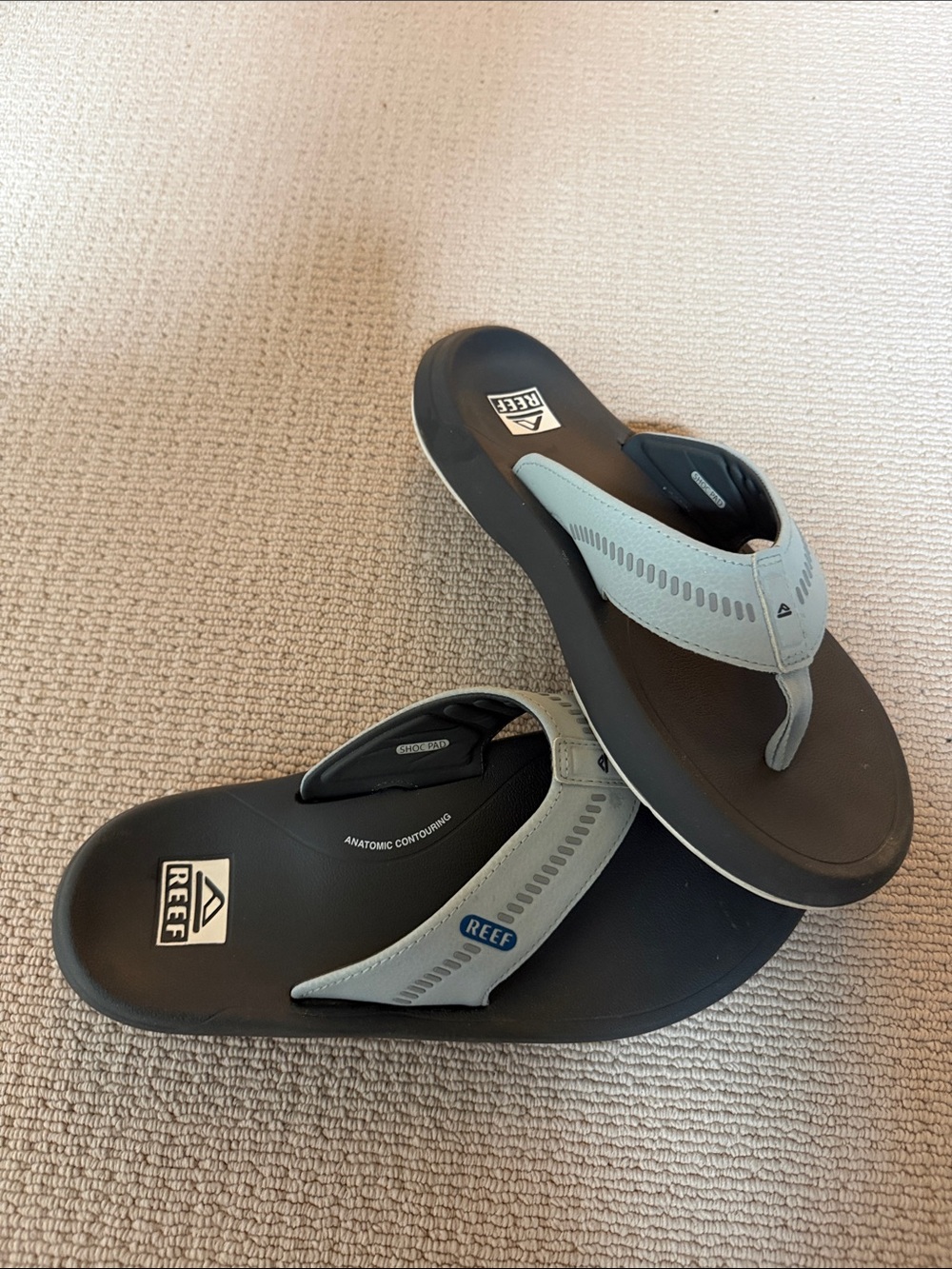 Reef Men's Cruiser Sandal with Light Gray Straps Flip Flops